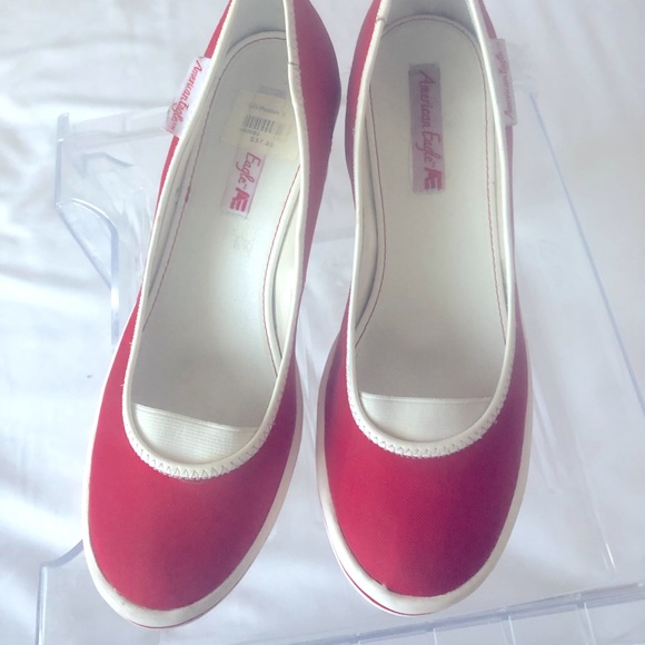 American Eagle red canvas wedge heels! - Picture 2 of 4